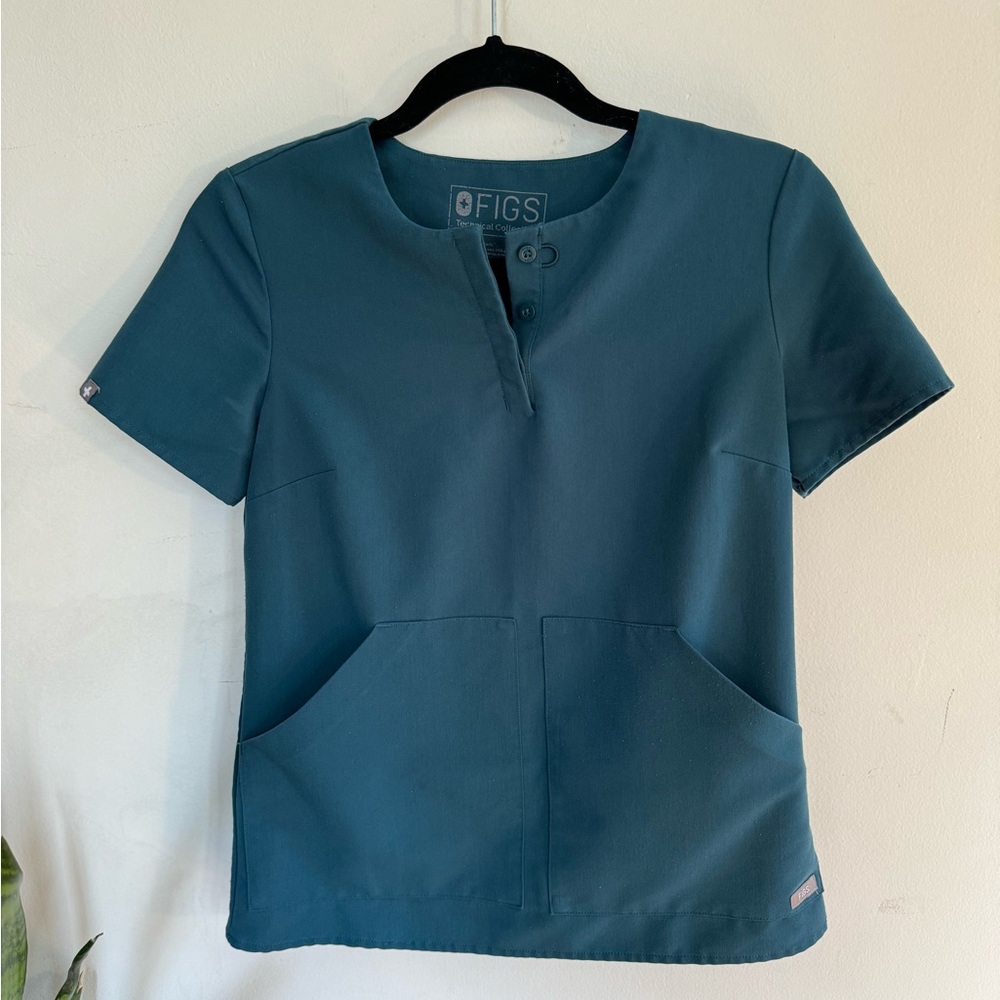 FIGS Technical Collection Caribbean Blue Scrub Top